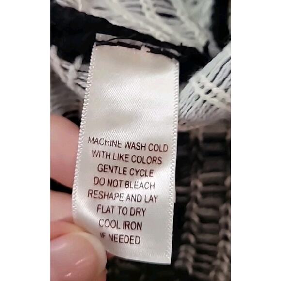 Belle De Jour Black White Geometric Aztec Cardigan M Open Front EUC - Picture 6 of 8